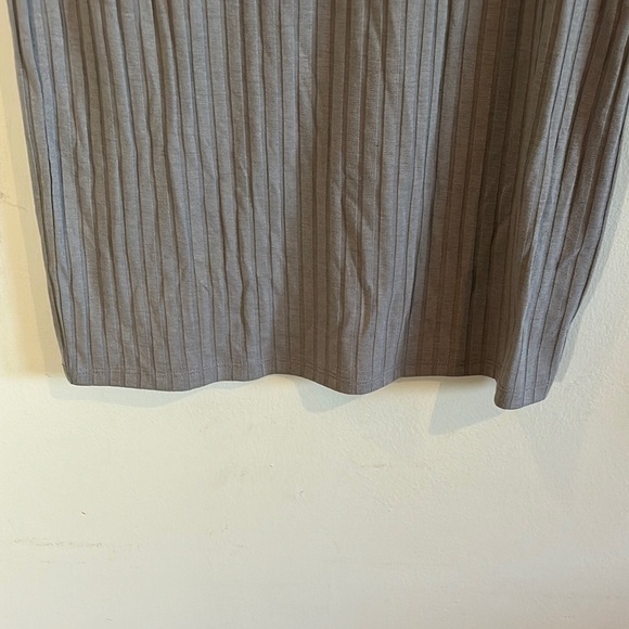 ⭐️Gray Ribbed Dress - Picture 5 of 7